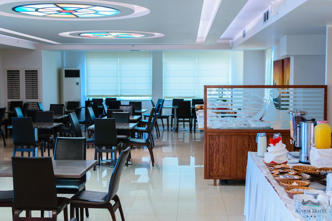 Junior Hotel 伊利亚 外观 照片
